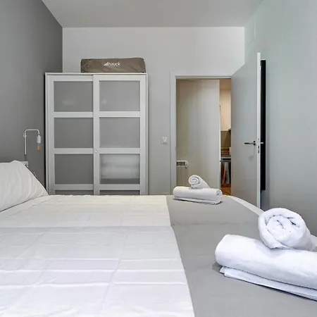 Gran Via By Sanse Holidays شقة